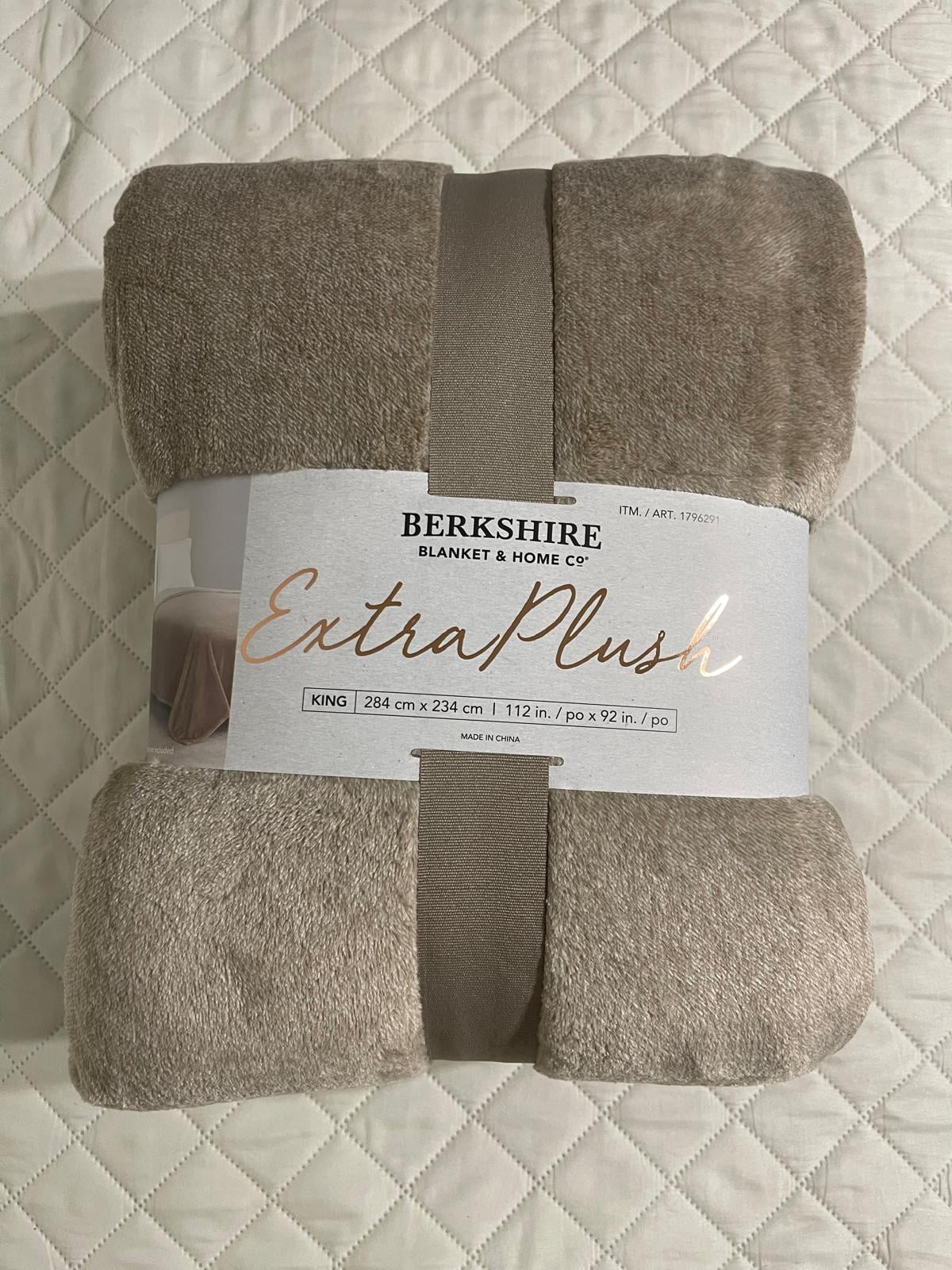 Berkshire ExtraPlush Blanket Beige 112 In 92 In King Walmart berkshire-extraplush-blanket-beige-112-in-92-in-king-walmart