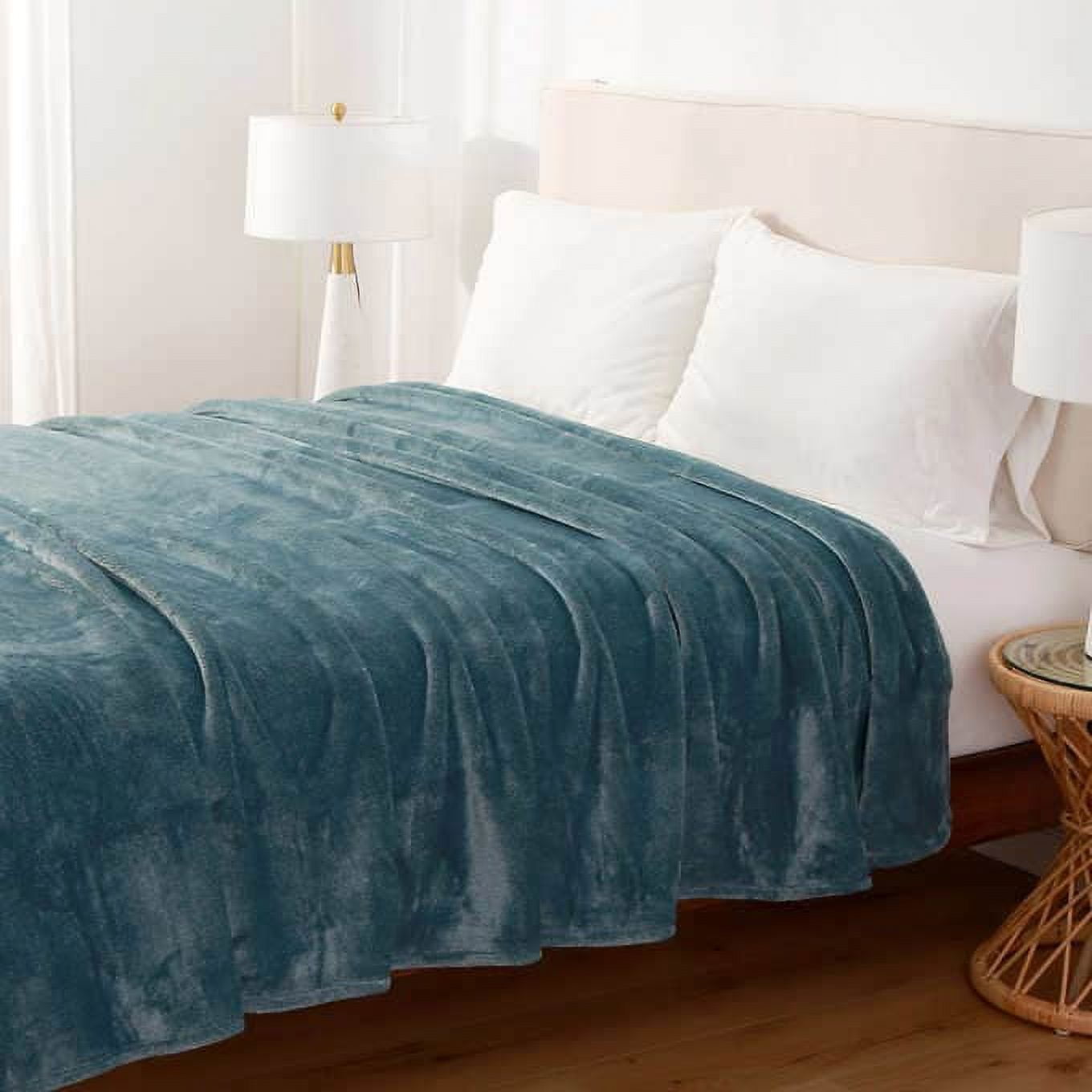 Berkshire Life EcoSoft Eco Friendly Plush Throw Blanket, Teal KING