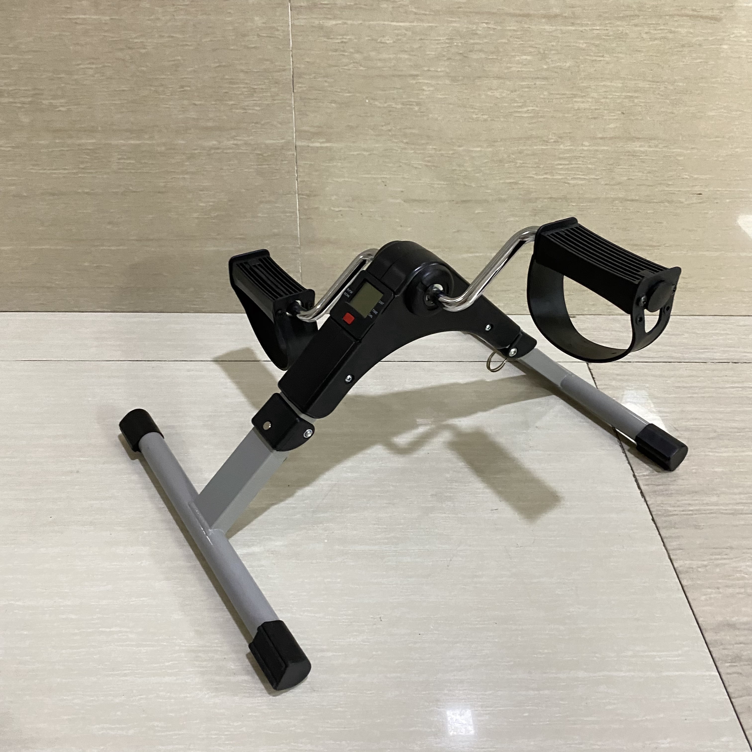 Besbro Manually-operated exercise equipment for physical fitness purposes,Under Desk Exercise Bike Pedal Exerciser – Compact Pedal Machine for Home, Office, or Physical Therapy