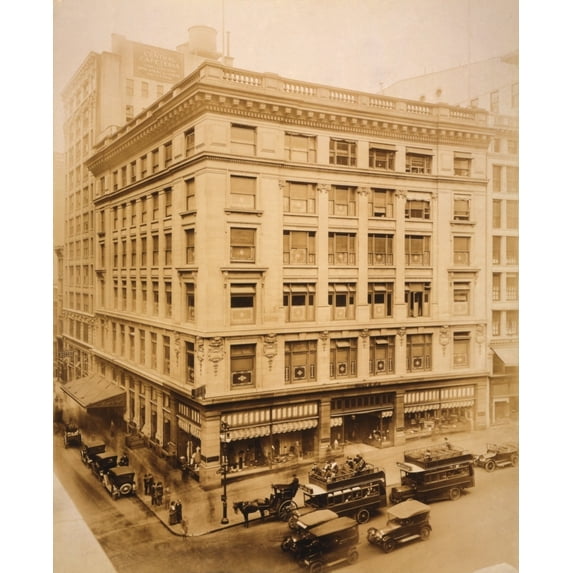 Best And Company Department Store At 5Th Avenue And 35Th Street New York City. Ca. 1917 Photo By Irving Underhill.