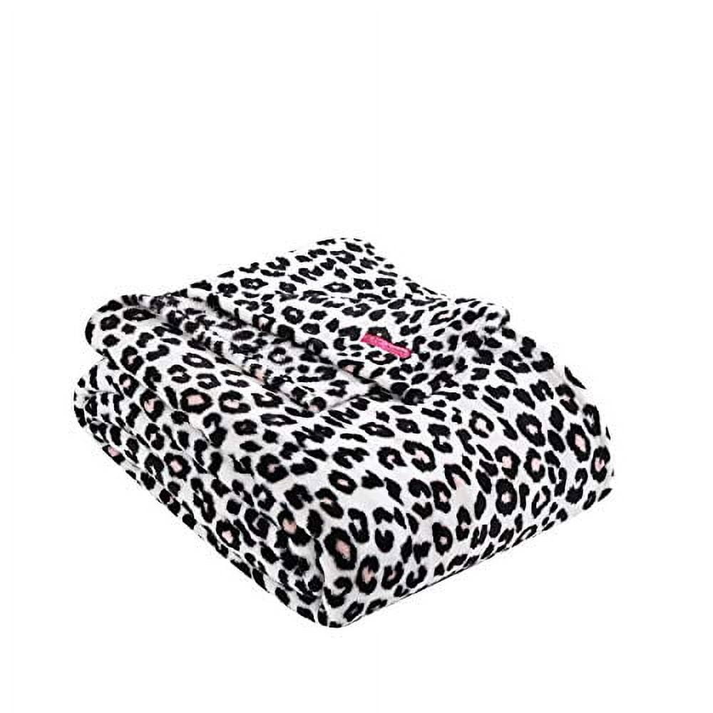 Full/Queen Pink Leopard Print Fleece Blanket