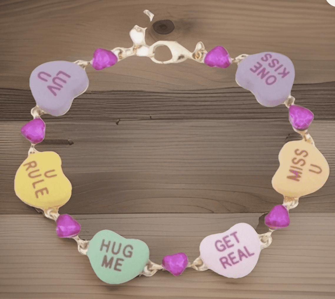 Betsey Johnson Bracelet Valentines Sweethearts Conversation Hearts Charms Pink