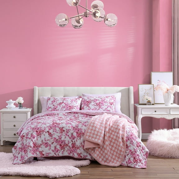 Betsey Johnson Floral Vineyard Pink Reversible Full/Queen Quilt Set