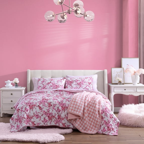 Betsey Johnson Floral Vineyard Pink Reversible Twin Quilt Set