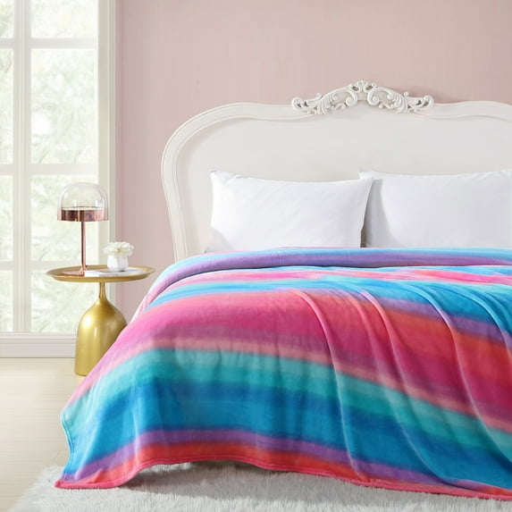 Betsey Johnson Ombre Pink Ultra Soft Plush Full/Queen Blanket