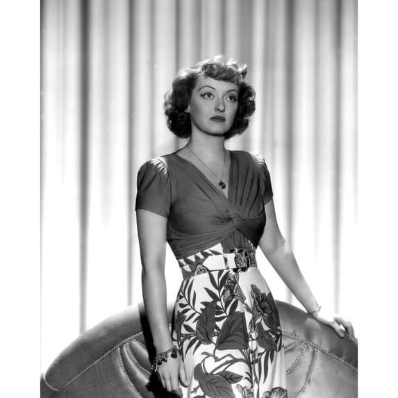Bette Davis 1942 Photo Print (16 x 20)