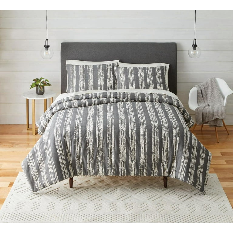https://i5.walmartimages.com/seo/Better-Homes-Gardens-3-piece-Gray-Striped-Clipped-Jacquard-Comforter-Set-Full-Queen_61dcdd21-b875-4641-8acb-5f1e6f739b12.8d35370276394fc249a751de20a2c88f.jpeg?odnHeight=768&odnWidth=768&odnBg=FFFFFF