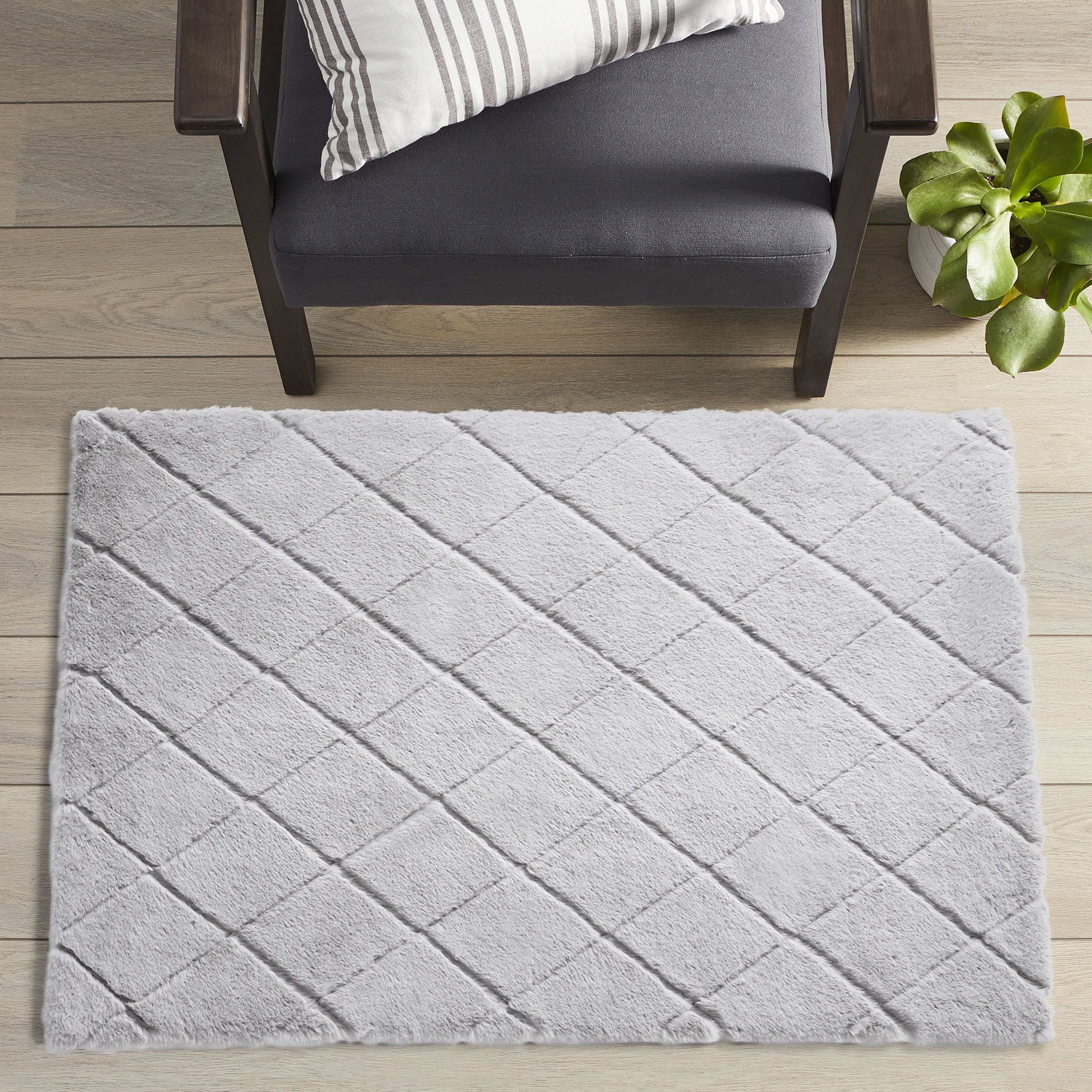 Better Homes & Gardens, 30"x46" Grey Diamond Rabbit Faux Fur Accent Rug