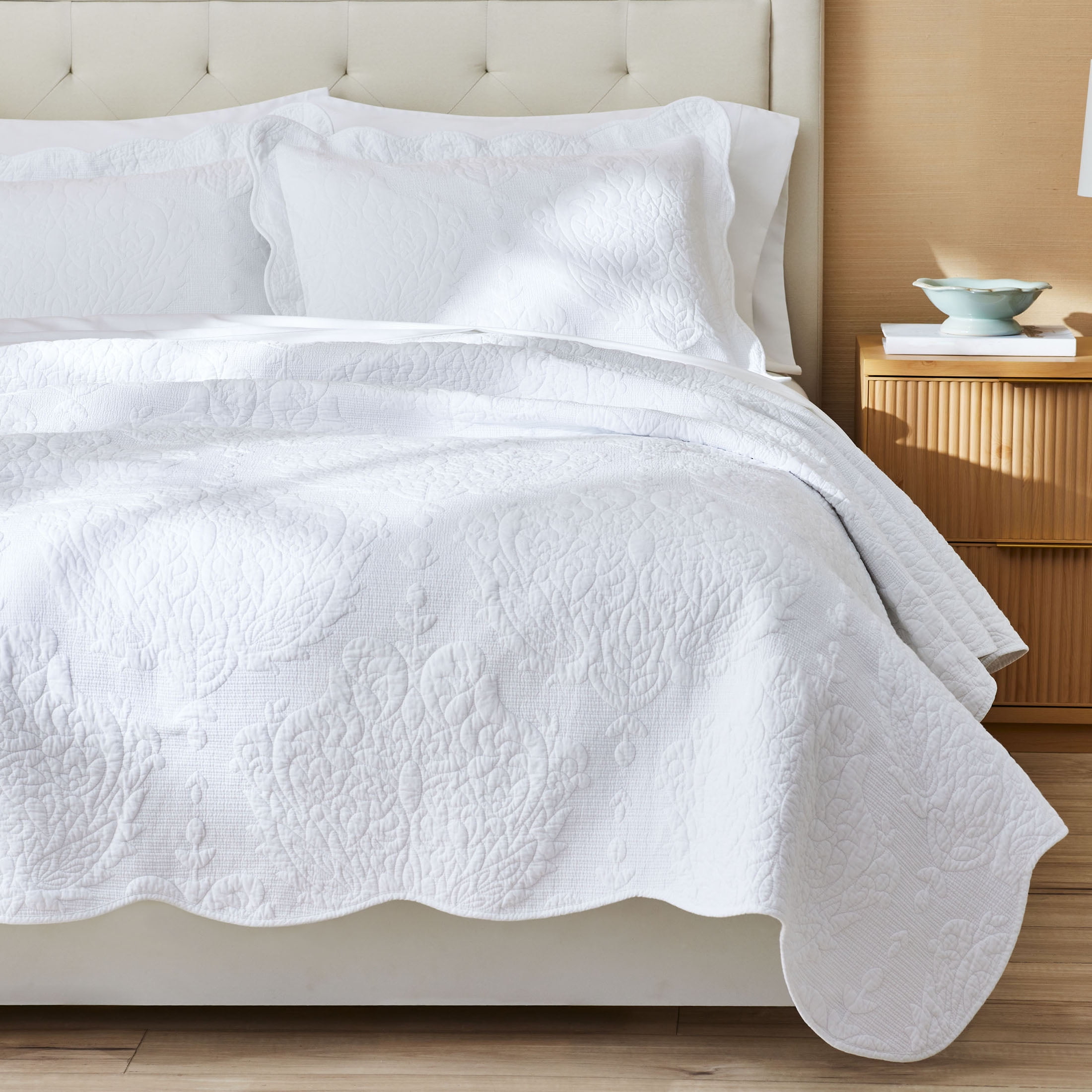 Better Homes & Gardens Paisley Medallion Cotton Quilt, Full-Queen, White, Adult, Teen Better Homes & Gardens Paisley Medallion Cotton Quilt, Full-Queen, White, Adult, Teen