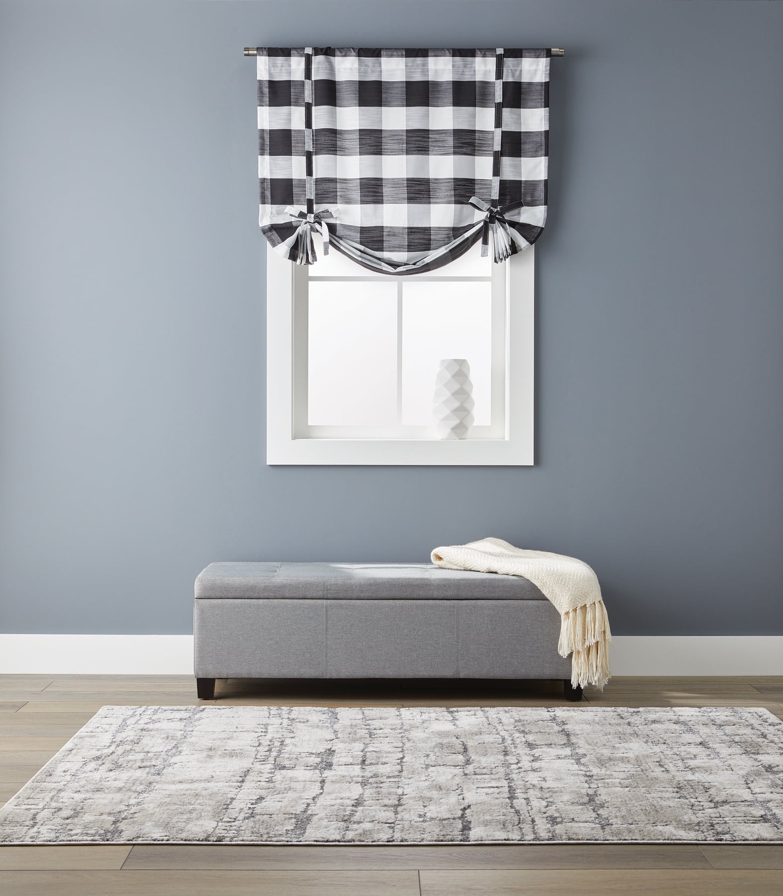 Better Homes & Gardens Black/White Balloon Shade Light Filtering Rod Pocket Curtain Panel, 42" x 63"