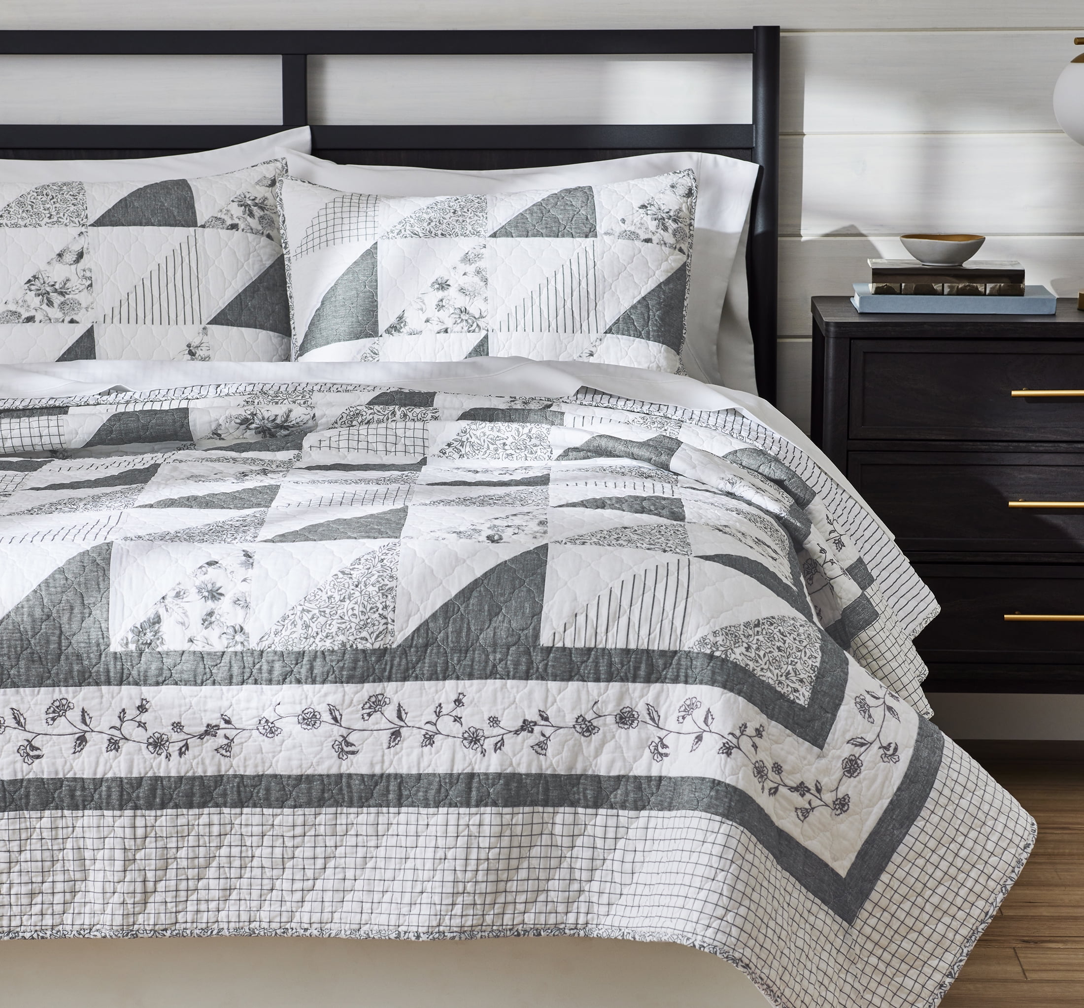 The Pioneer Woman Multi Color Floral Patchwork Cotton King Quilt Walmart