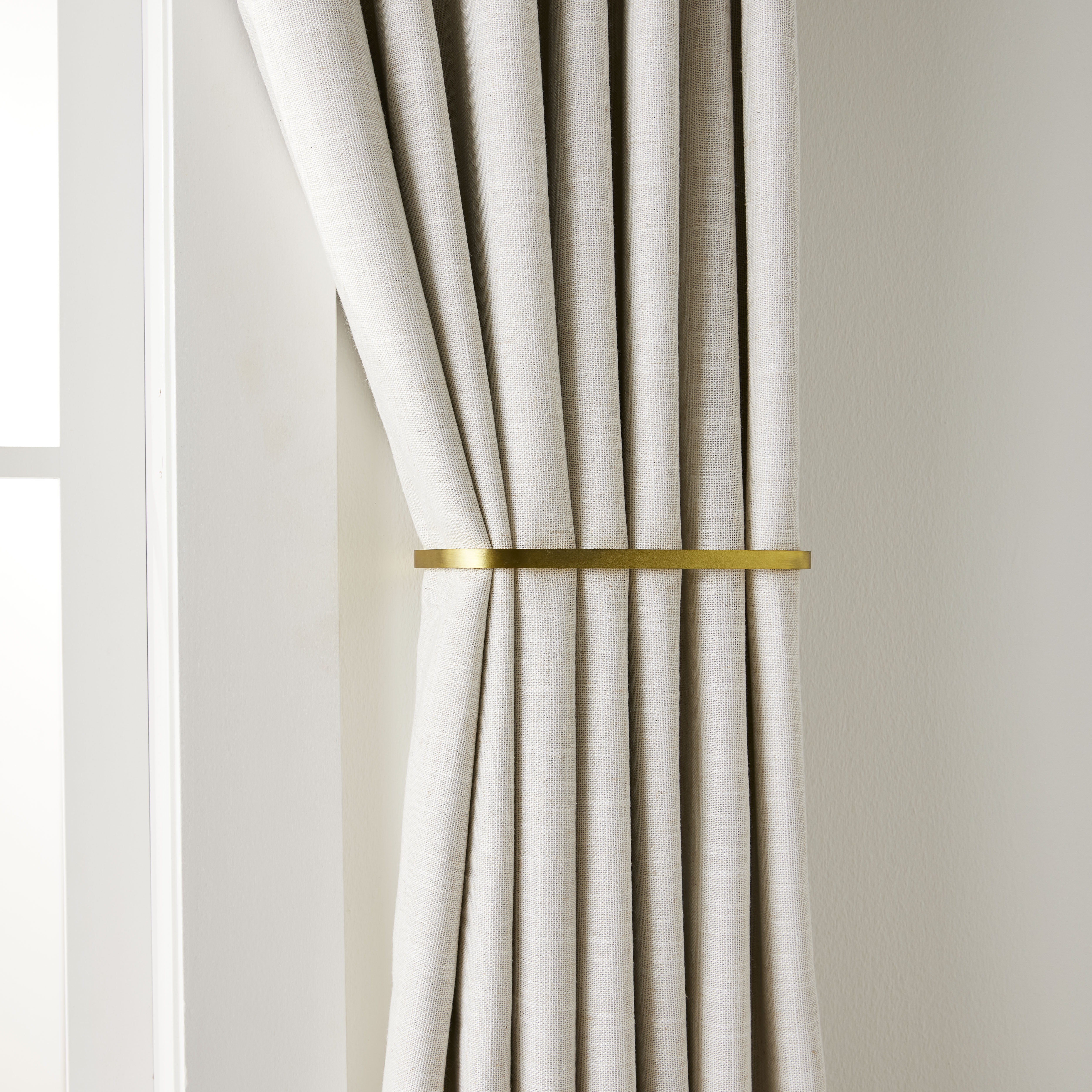Elegant Brass Finish Metal Curtain Holdbacks, Set of Two
