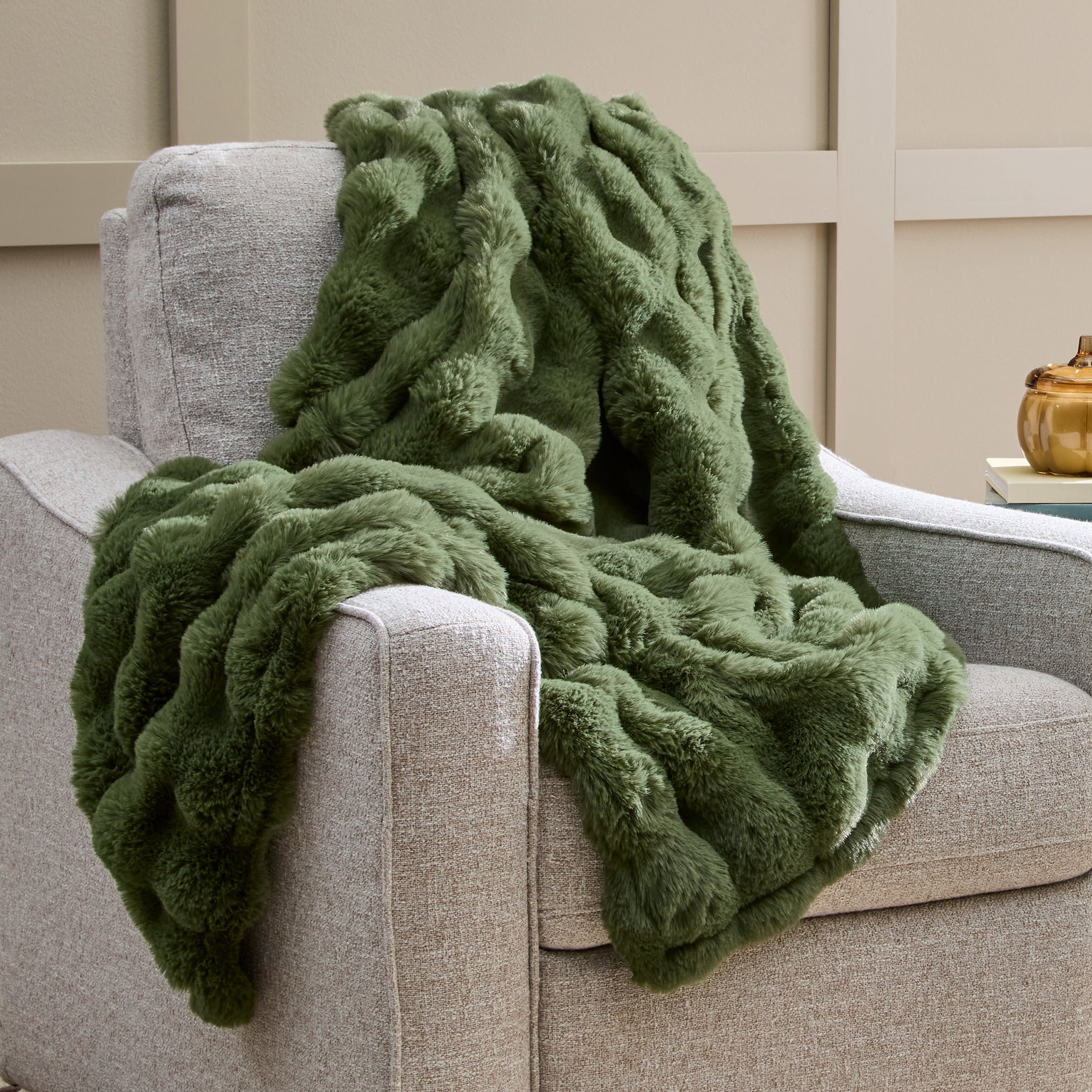 Better Homes & Gardens Bubble Faux Fur Oversized Throw, Cypress Tree, 50 in x 72 in