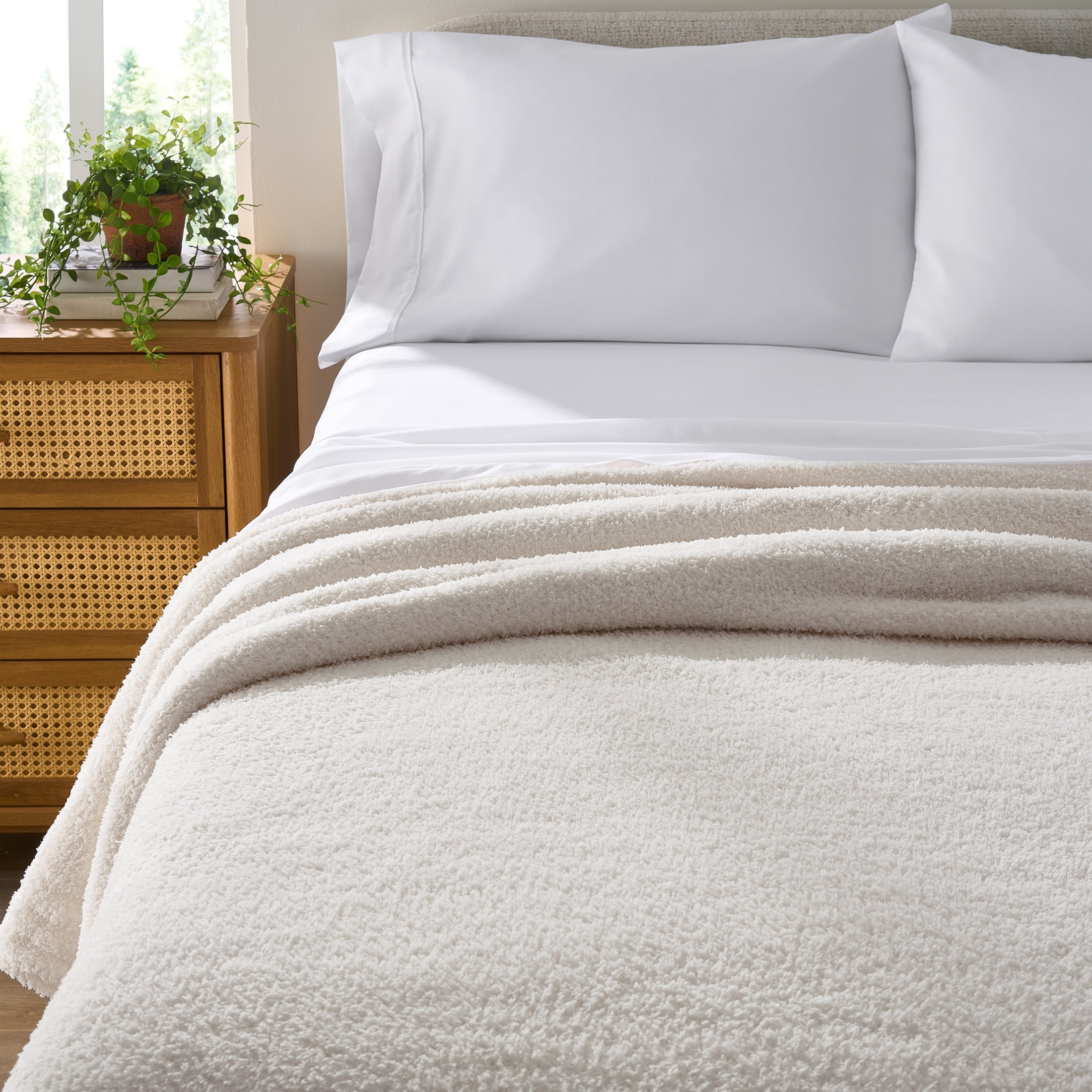 BHG COZ BLKT QN VD