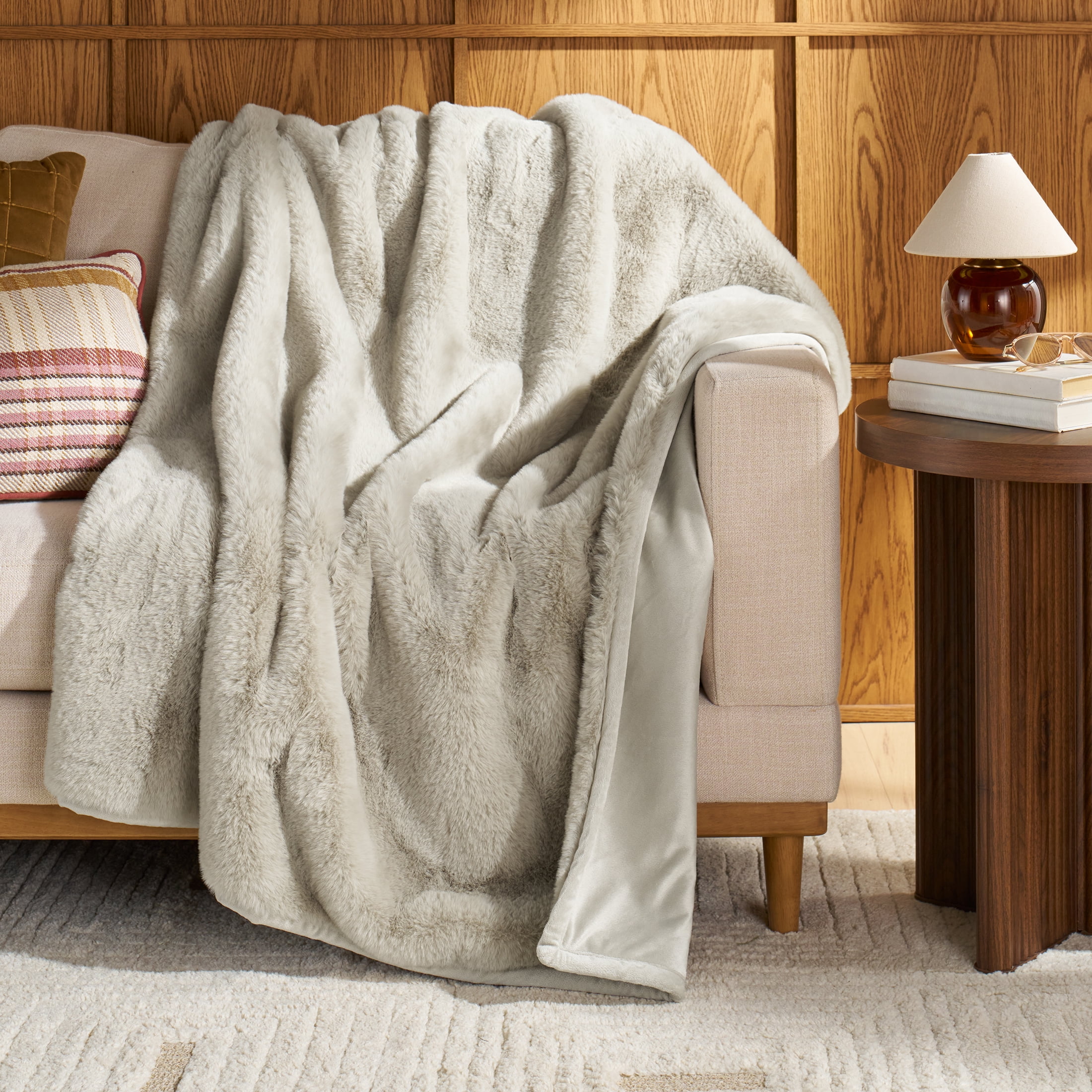 Better Homes & Gardens Grey Haze Faux Fur Oversized Throw, 50 in x 72 in