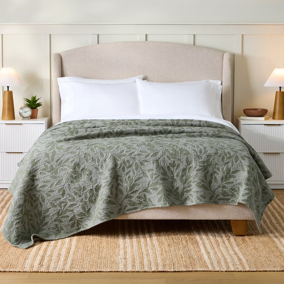 Better Homes & Gardens Botanical Double Cloth Quilt, Full/Queen, Dark Cilantro Green Bedding