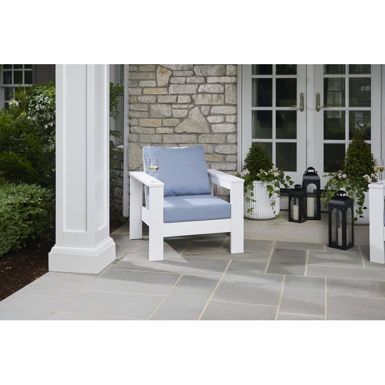 Better Homes & Gardens Ezra Outdoor HDPE Club Chair, White with