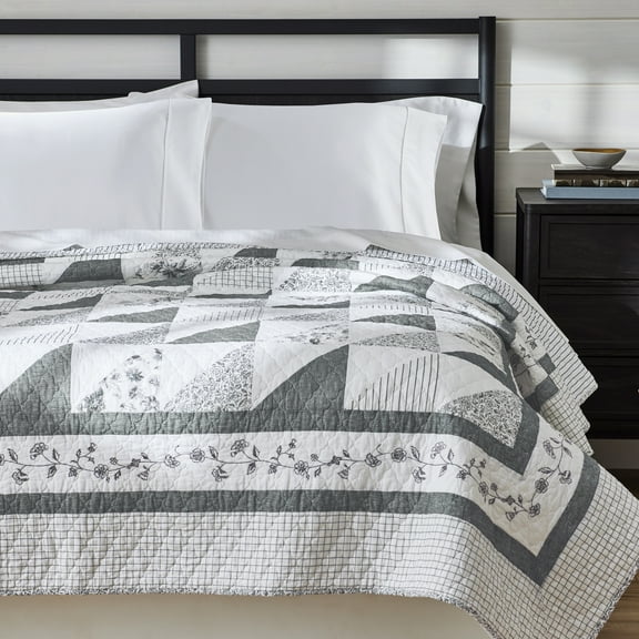 Better Homes & Gardens Heirloom Patchwork Quilt, King Bedding