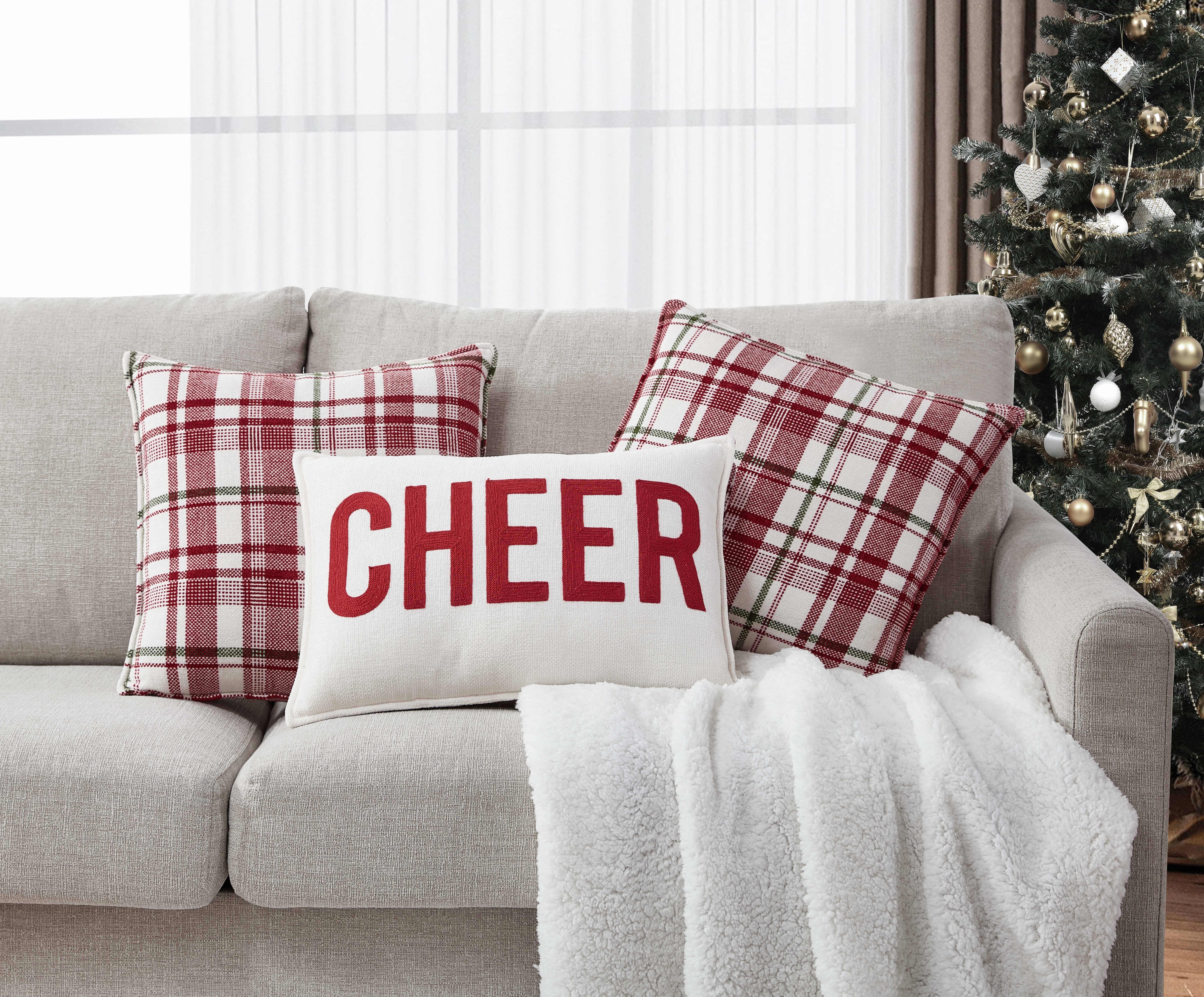 https://i5.walmartimages.com/seo/Better-Homes-Gardens-Holiday-Cheer-Chenille-Pillows-18-x-18-14-x-20-Multi-3-Pack_2a4b3731-ca14-40d8-9034-bb8bb73dc1db.8b5ea2ceeba1b5b40617c14bc1138846.jpeg