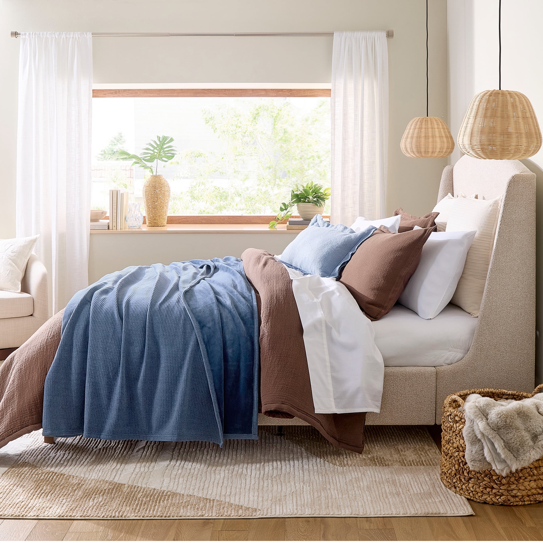 Better Homes & Gardens Reversible Chenille-to-Plush Bed Blanket, Indigo, King Size, 108 x 92 in