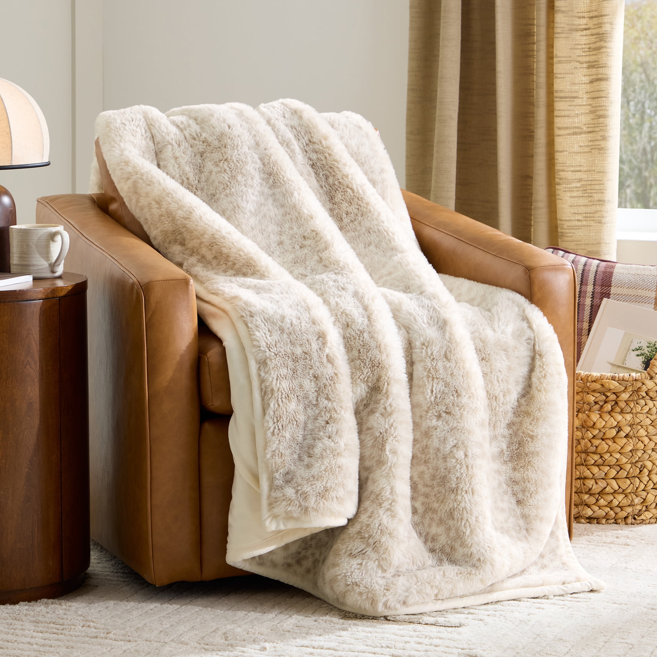 Better Homes & Gardens Faux Fur Oversized Throw Blanket, 50 in x 72 in