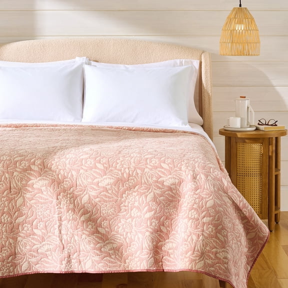 Better Homes & Gardens Floral Matelassé Quilt, King, Pink Rose Bedding