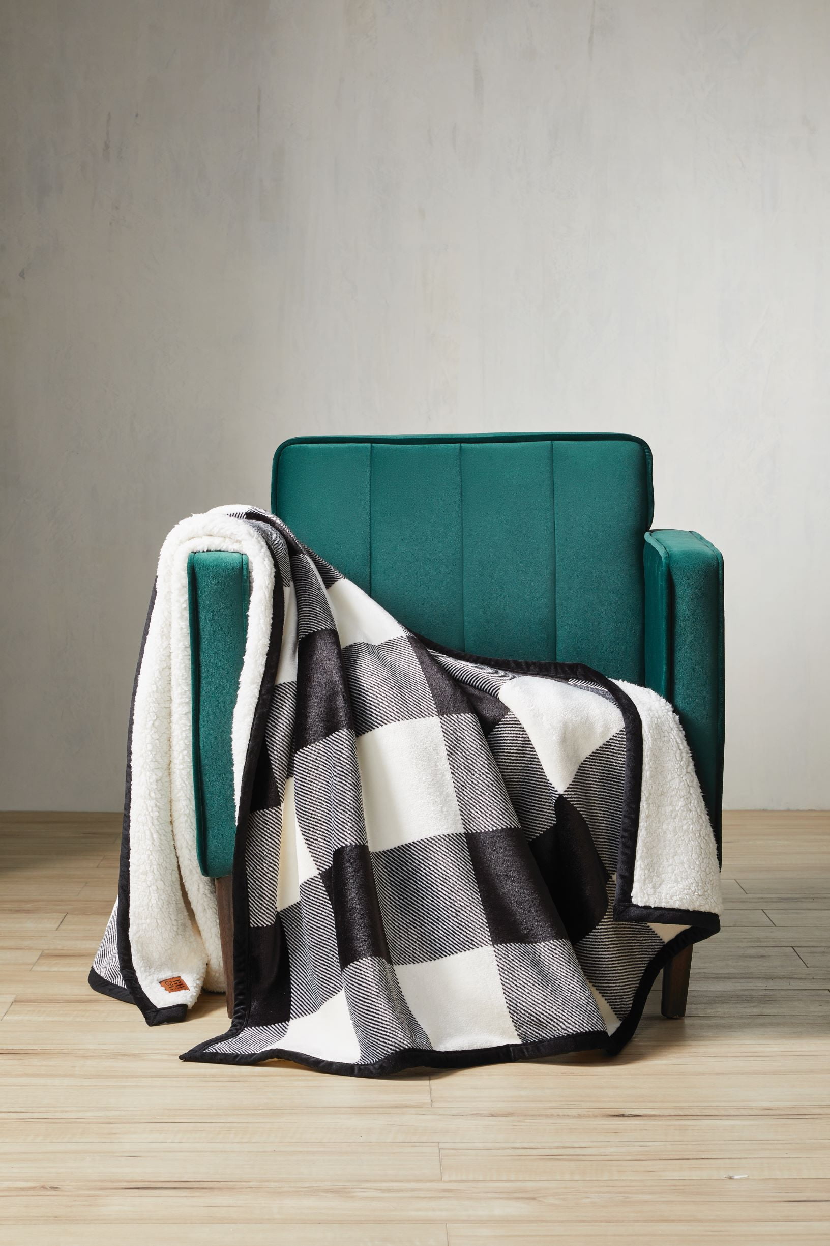 Better Homes & Gardens Oversized Sherpa Throw, 50" x 72", Black Buffalo Plaid