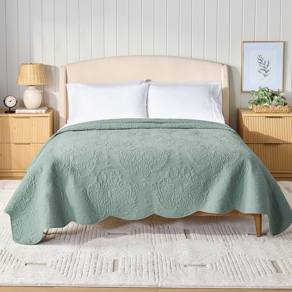 Better Homes & Gardens Paisley Medallion Cotton Quilt, Full/Queen, Green, Scalloped Bedding