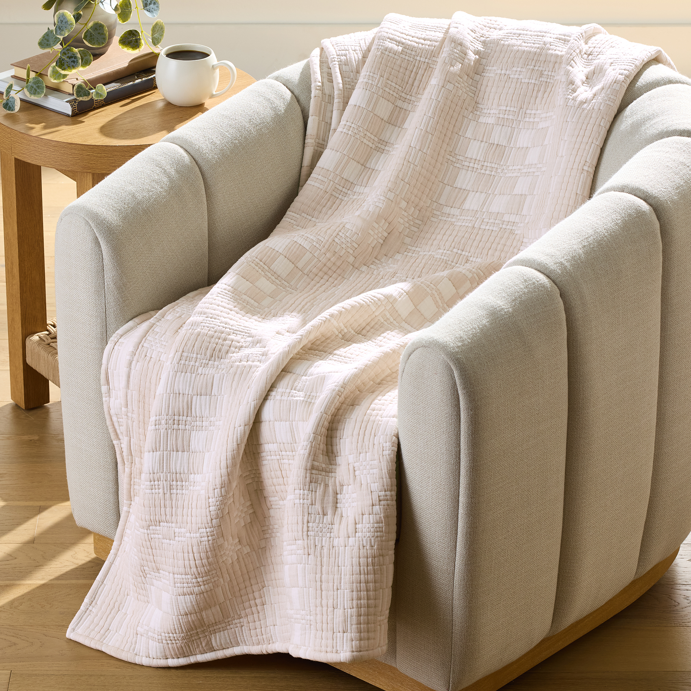 Cobija tejida de gasa y yute en beige, 50 x 72 pulgadas