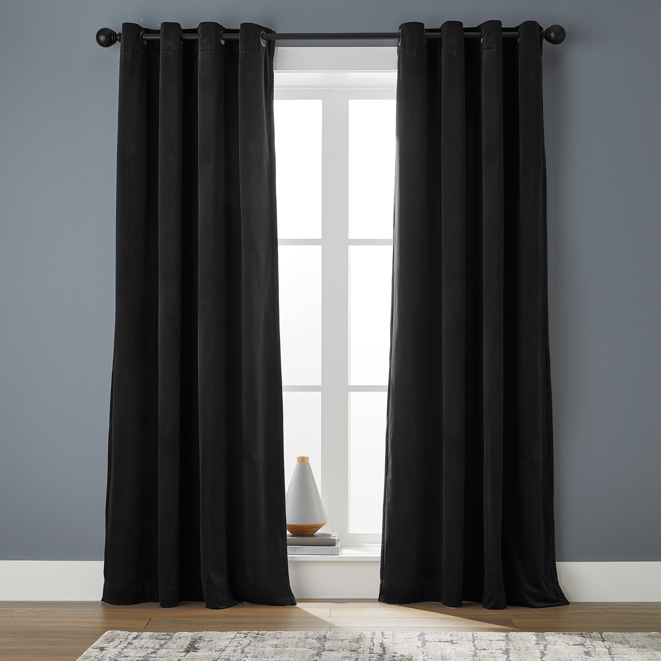 Better Homes & Gardens Velvet Grommet Blackout Single Curtain Panel, Black, 52" x 95"