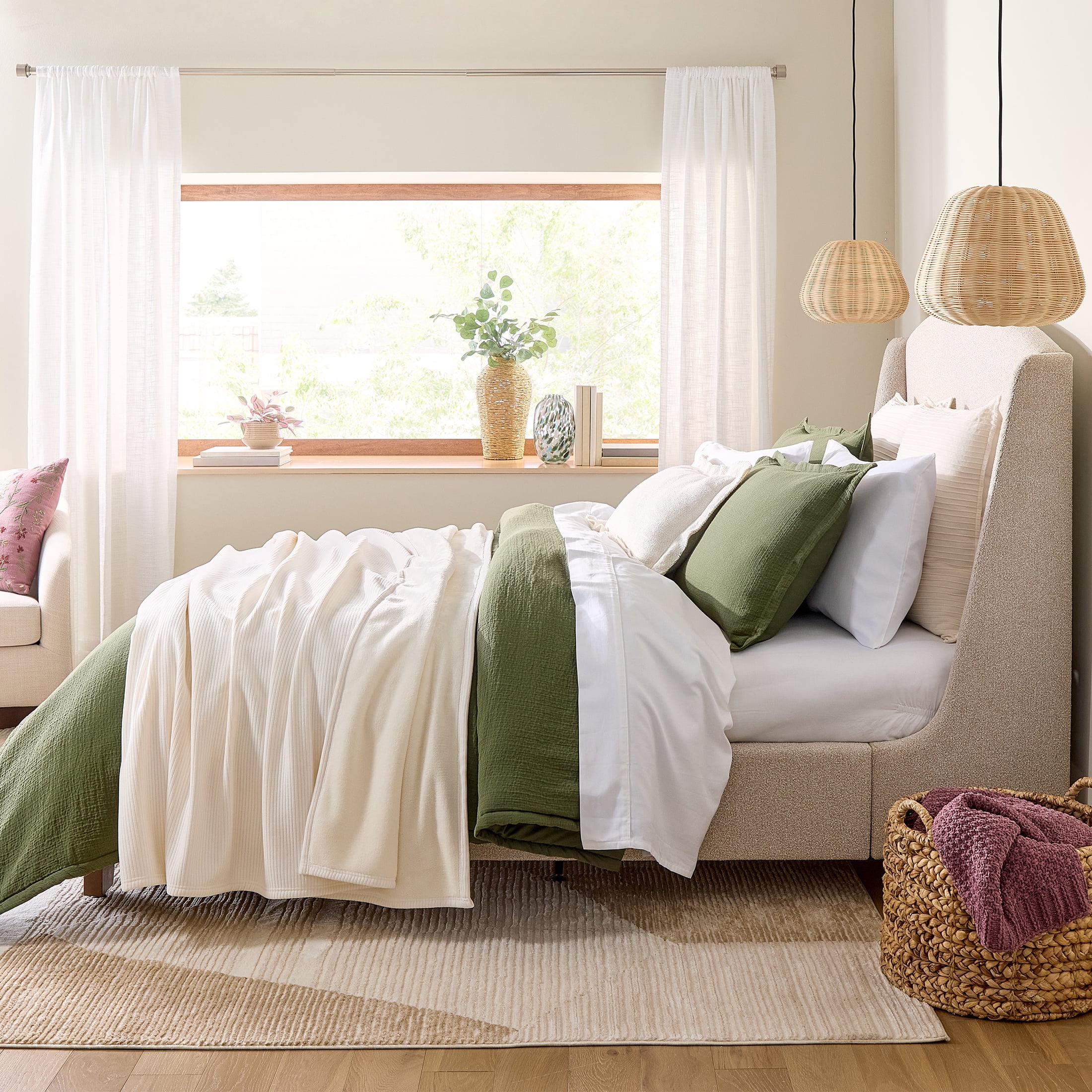 Better Homes & Gardens Chenille Reverse to Plush Bed Blanket, Vanilla Dream, King, 108 in x 92 in