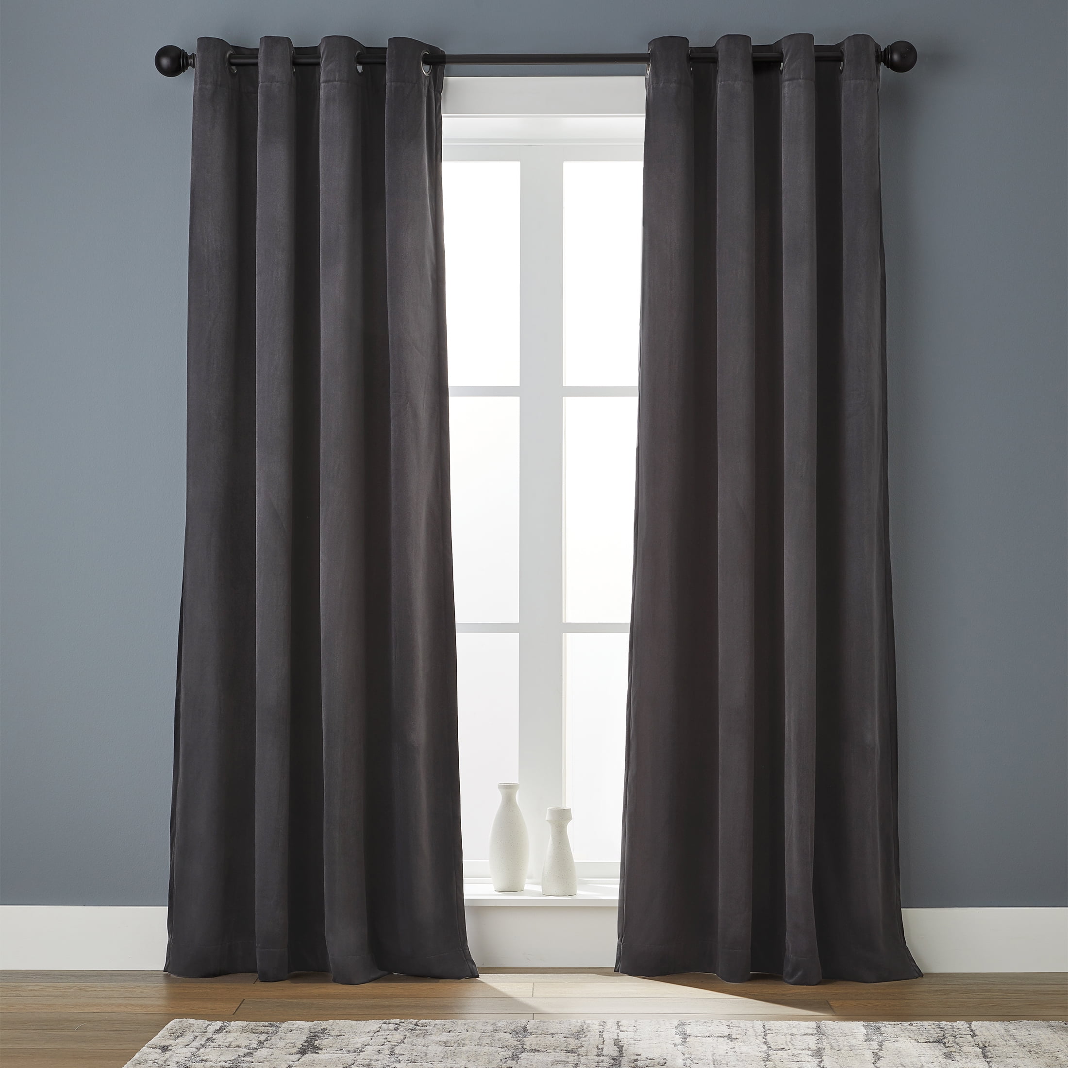 Better Homes & Gardens Velvet Grommet Blackout Single Curtain Panel, Grey, 52" x 84"