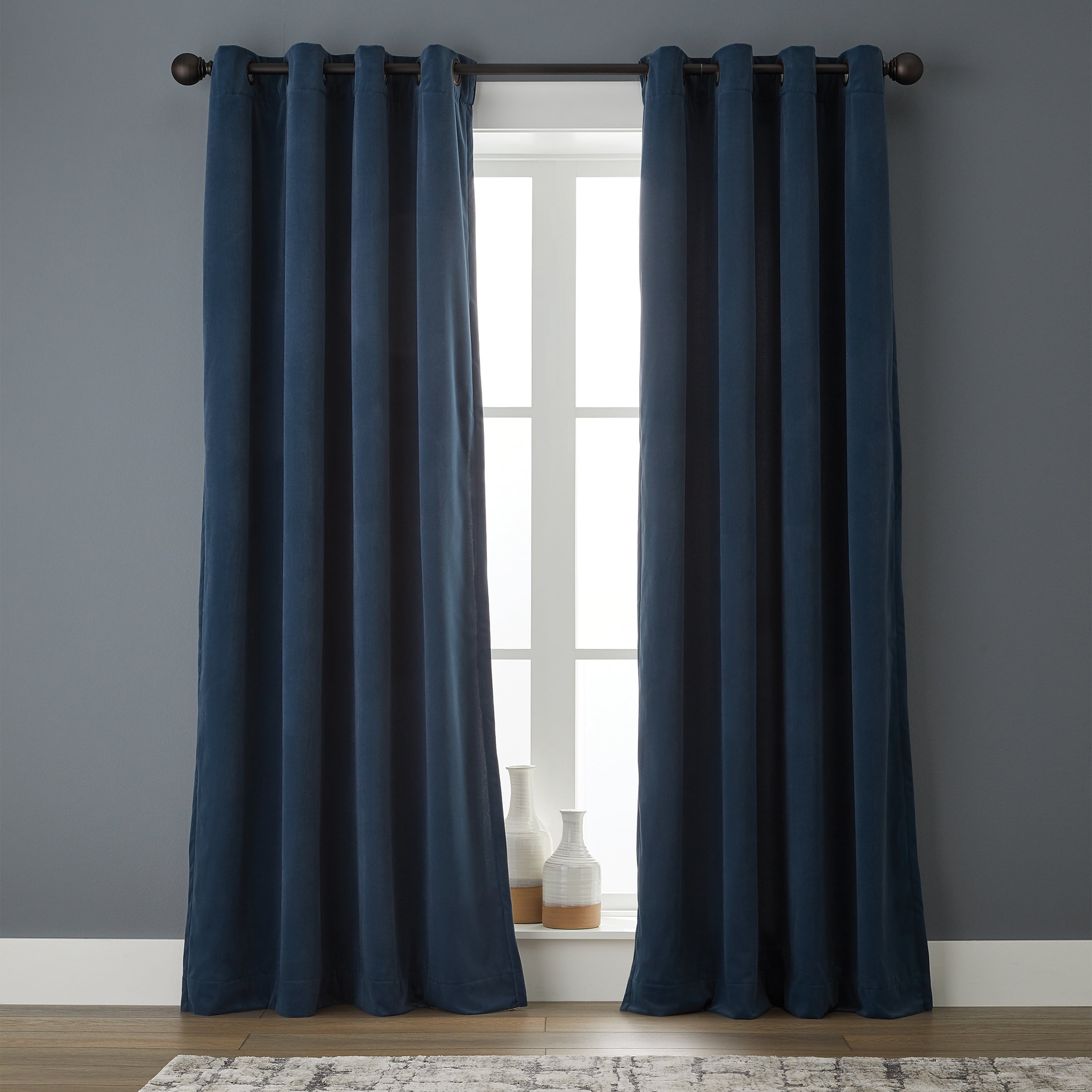 Better Homes & Gardens Velvet Grommet Blackout Single Curtain Panel, Navy, 52" x 84"