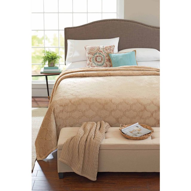 Better Homes & Gardens Velvet Plush Blanket, 1 Each