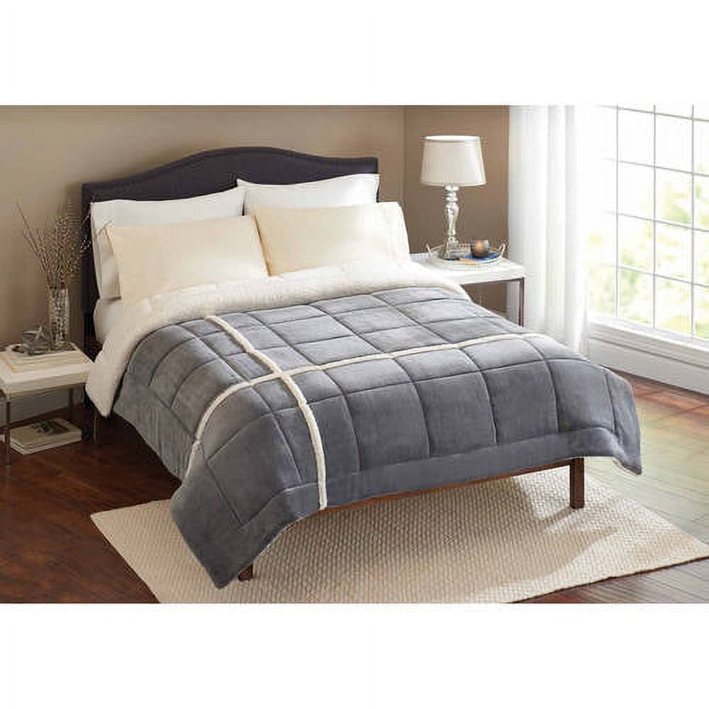 Better Homes & Gardens Velvet Plush Reverse to Sherpa King Comforter, 1