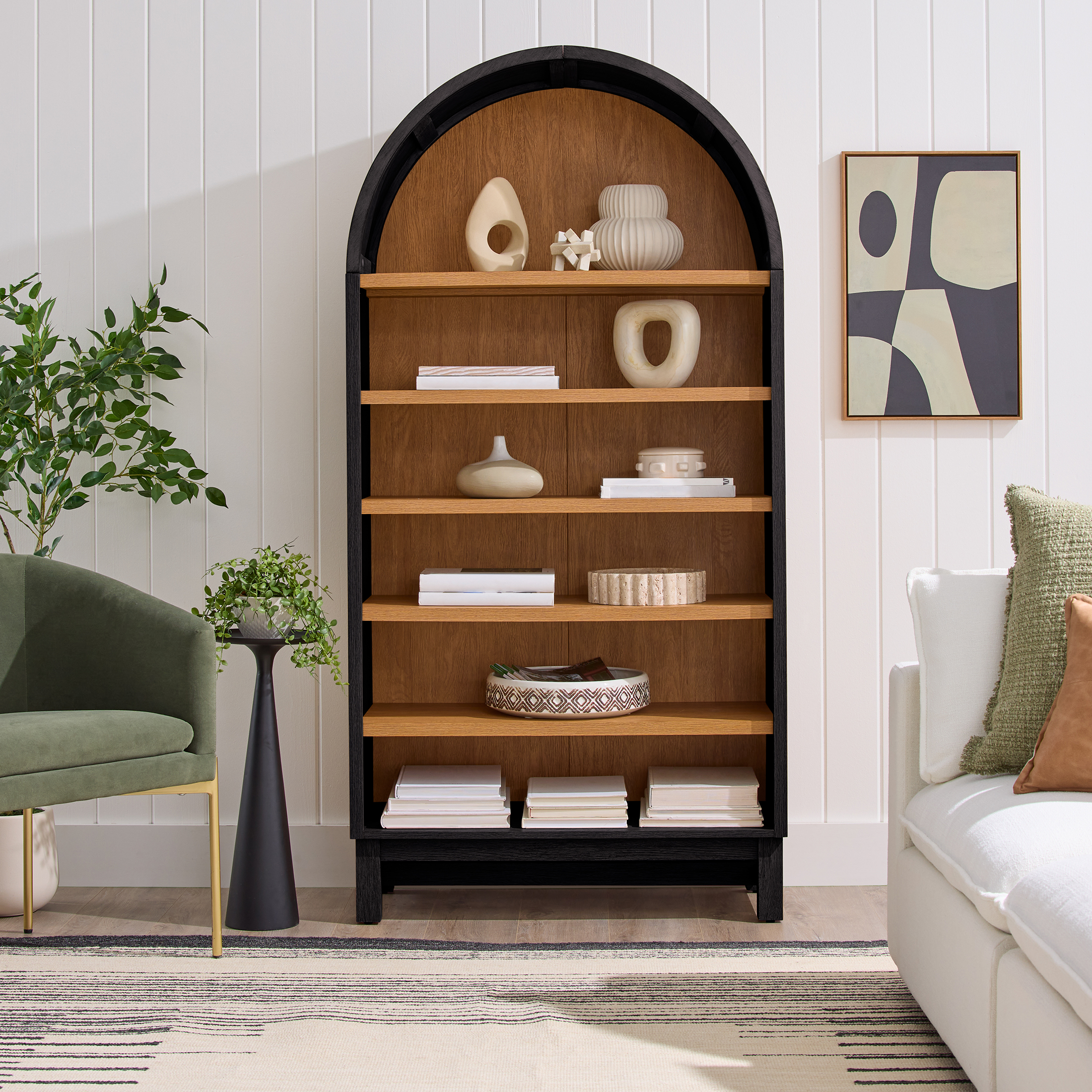 Estantería Juliet de arco abierto Better Homes & Gardens, negro intenso y miel claro