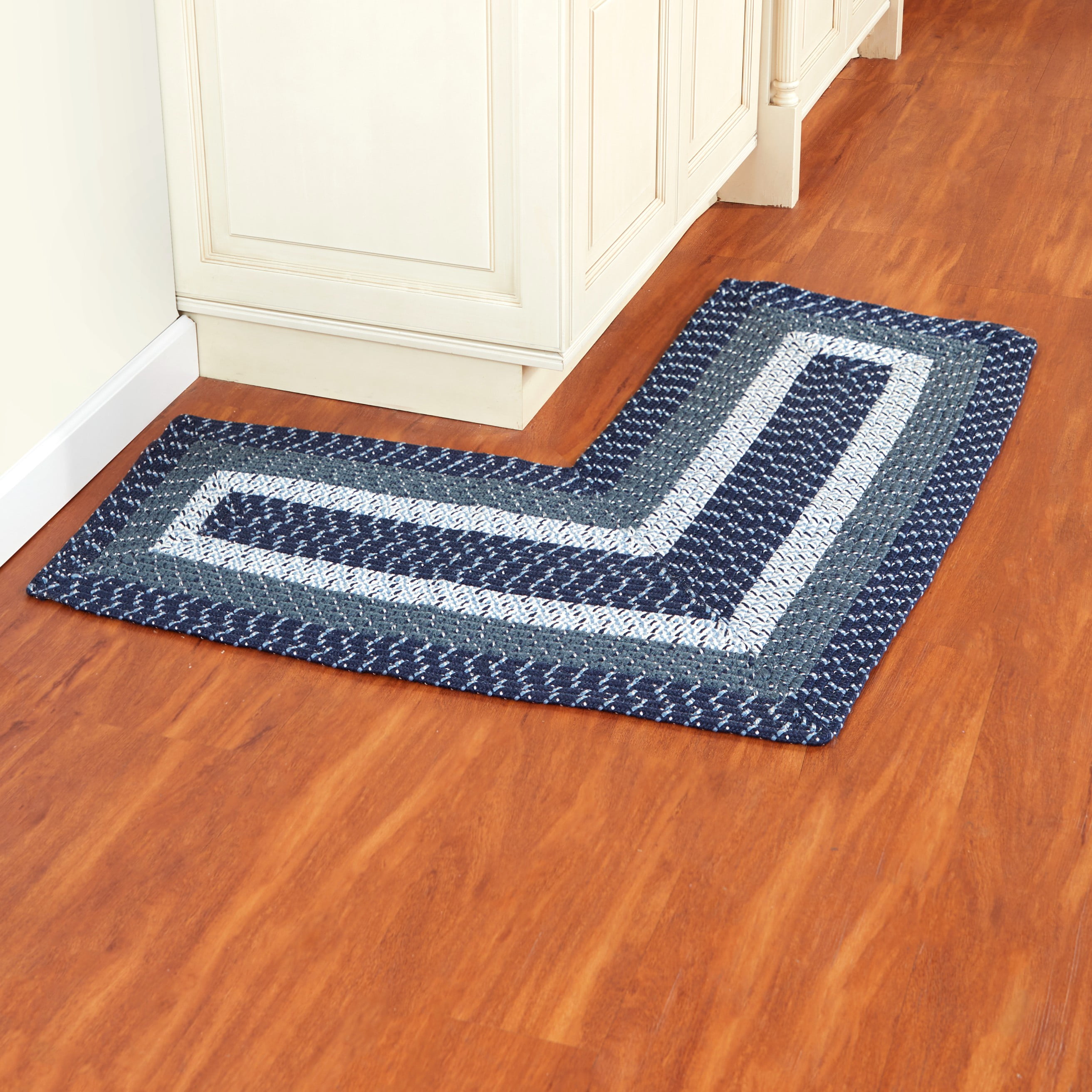 Better Trends Country Polypropylene 24" x 68" x 68" Braided Rug Dark