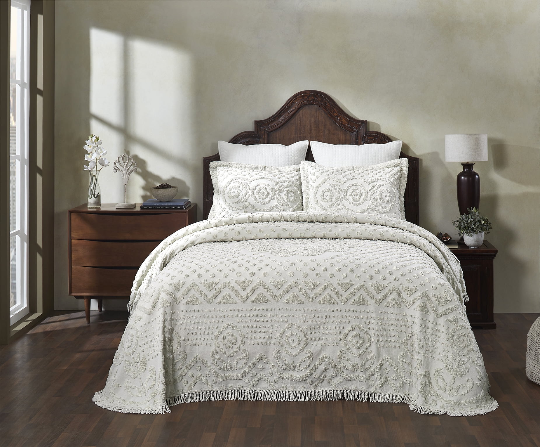 Ivory Cotton Queen Bedspread with Tufted Chenille Design