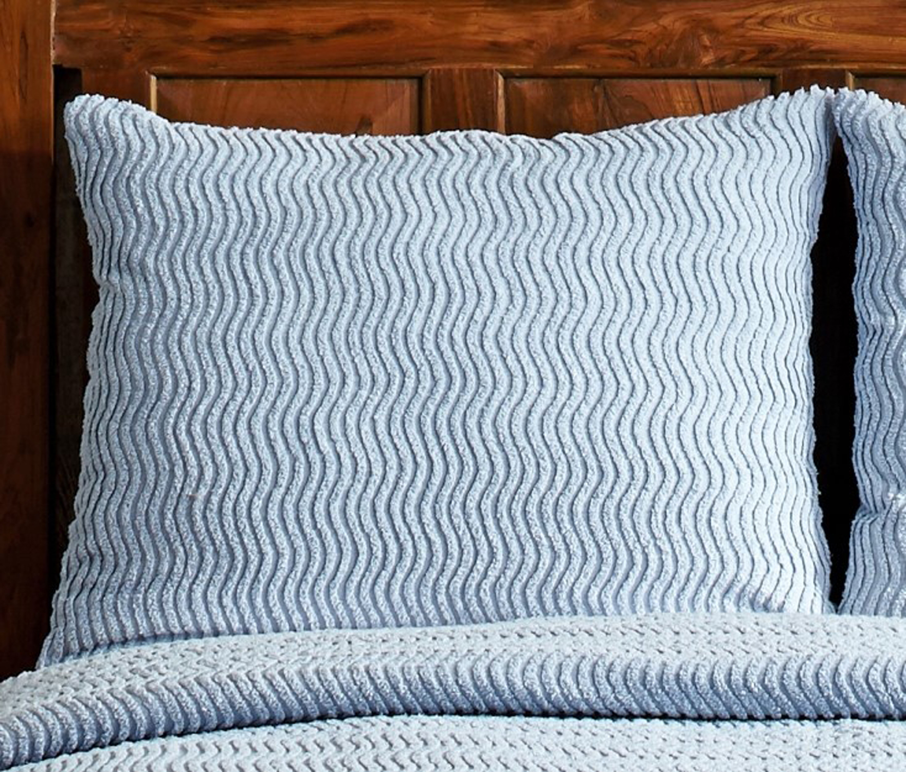 Better Trends 21"x 27" Standard Pillow Sham 100% Cotton Pillow Cover Medallion Design Machine Washable Natick Collection - Blue