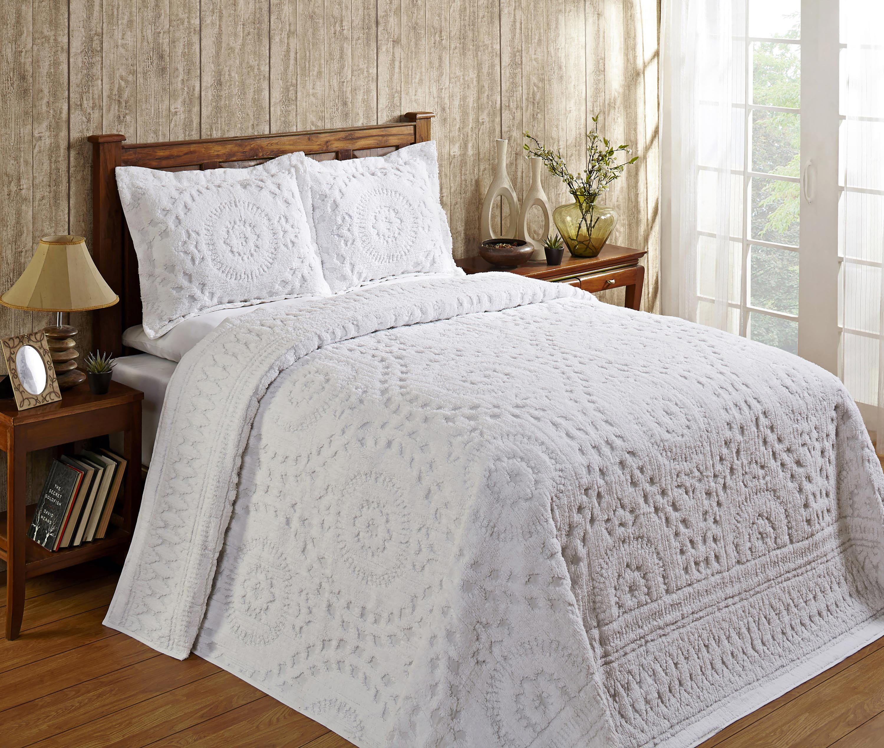 Better Trends 3 Piece Queen Bedspread Set 100% Cotton Chenille Tufted Medallion Pattern Soft & Luxurious Feel, Perfect for Gifting and All Seasons, Machine Washable (White) Rio Collection