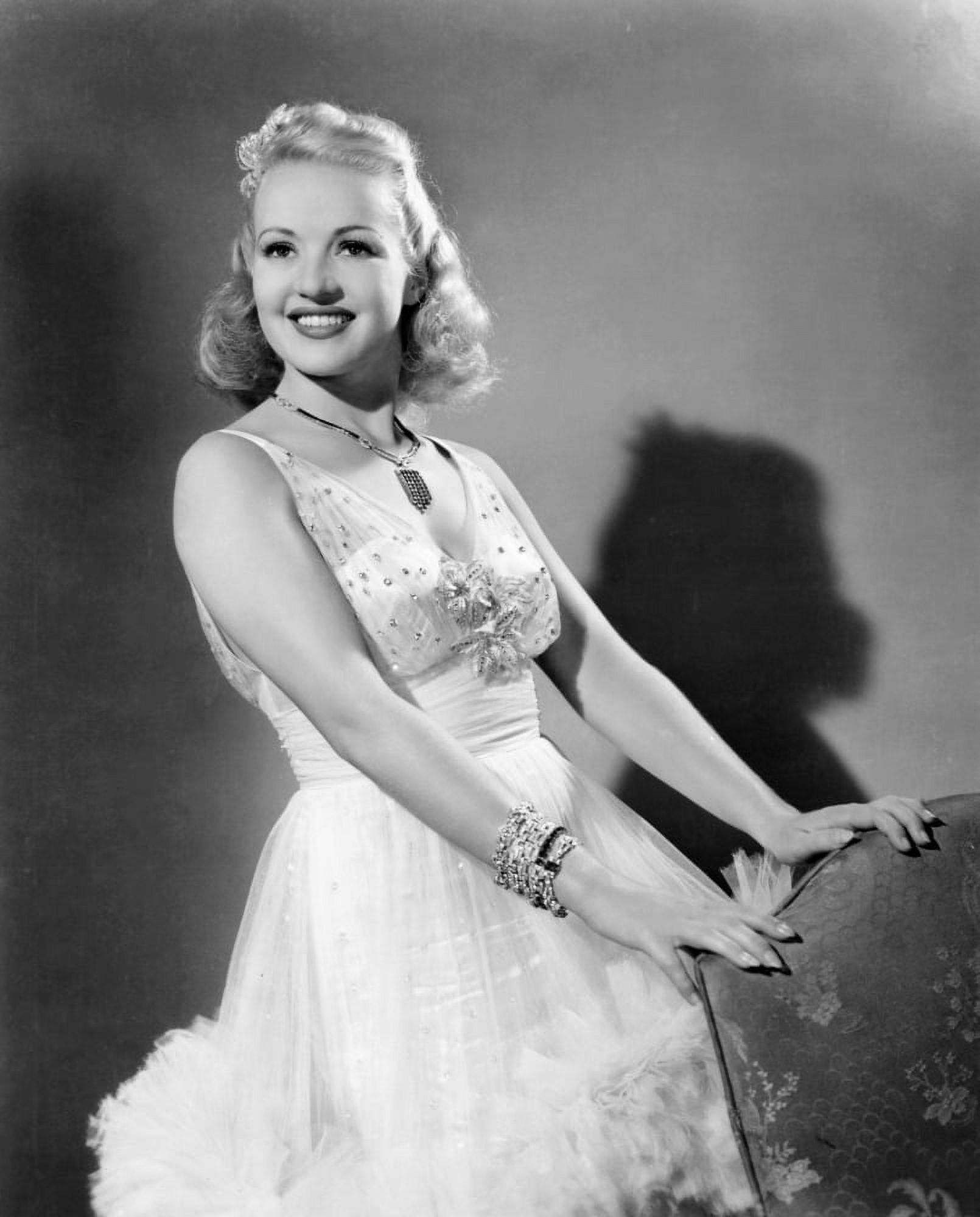 Betty Grable Canvas Art - (16 x 20)