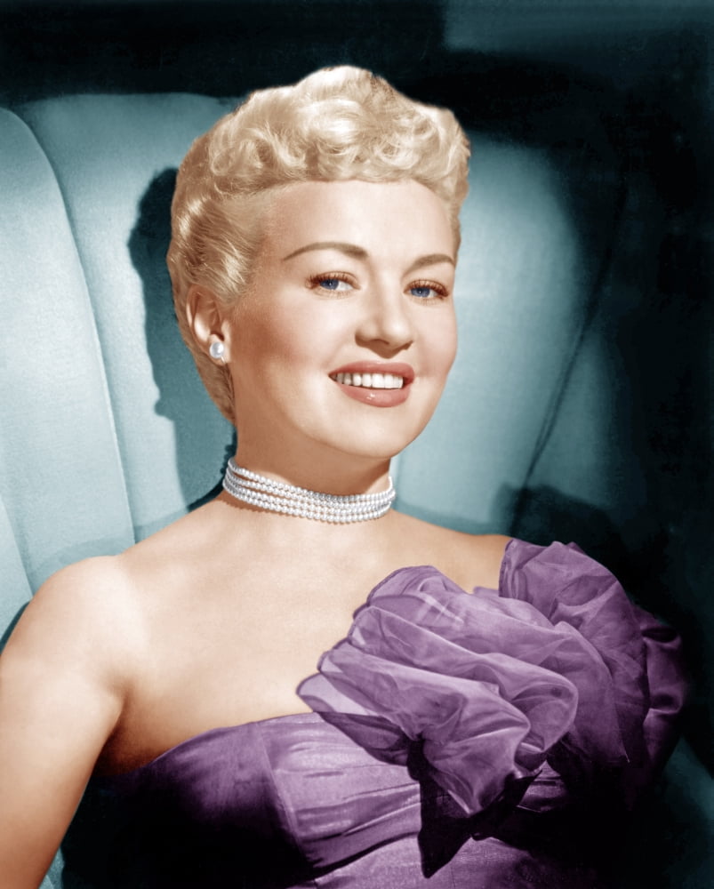 Betty Grable Canvas Art - (16 x 20)