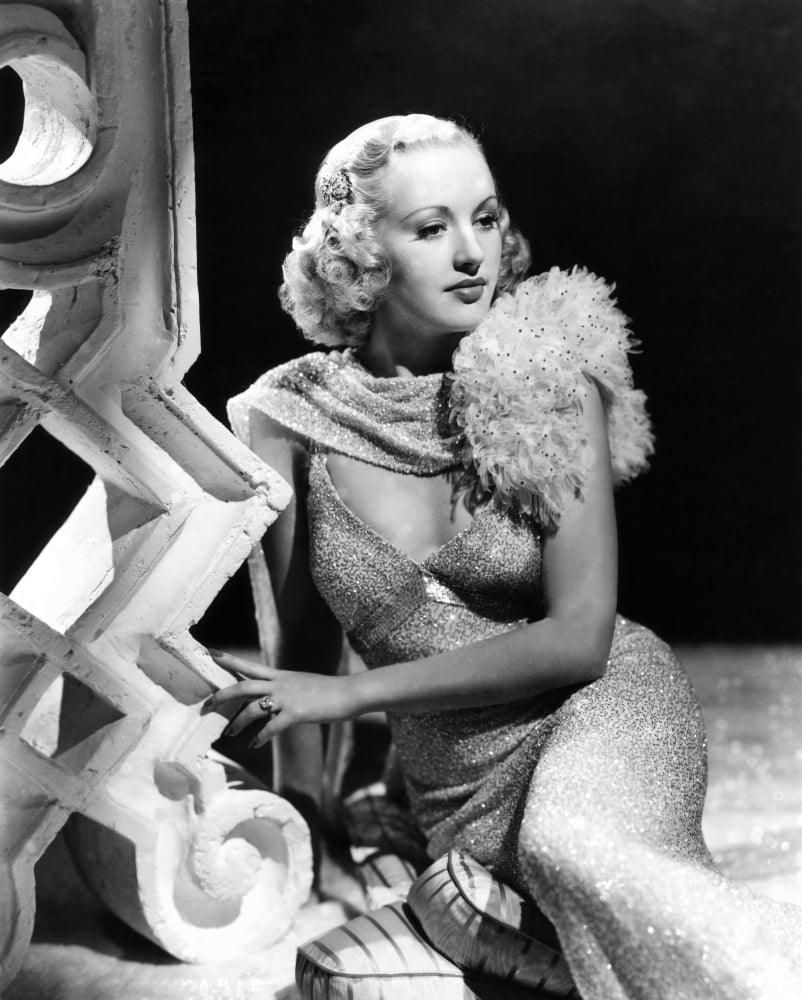 Betty Grable Canvas Art - (16 x 20)