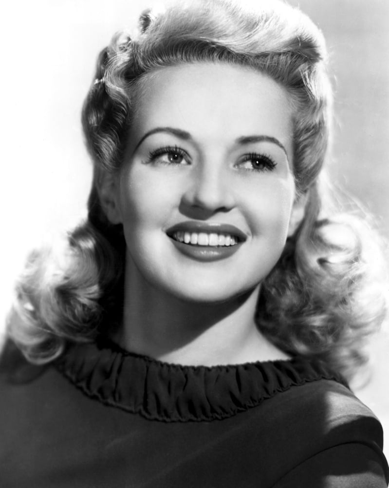 Betty Grable Canvas Art - (16 x 20)