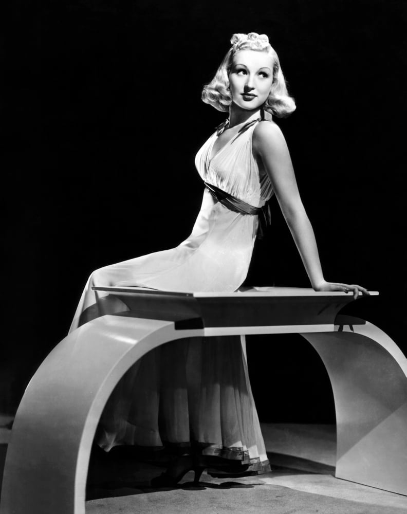 Betty Grable Canvas Art - (16 x 20)