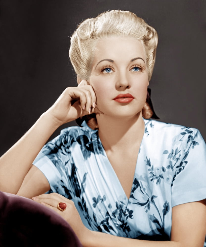 Betty Grable Canvas Art - (16 x 20)