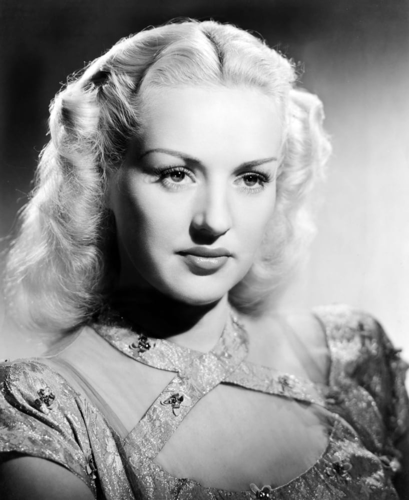 Betty Grable Canvas Art - (16 x 20)