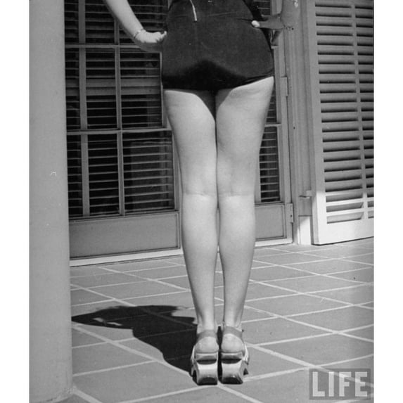 Betty Grable - Legs 8 Photo Print (8 x 10)