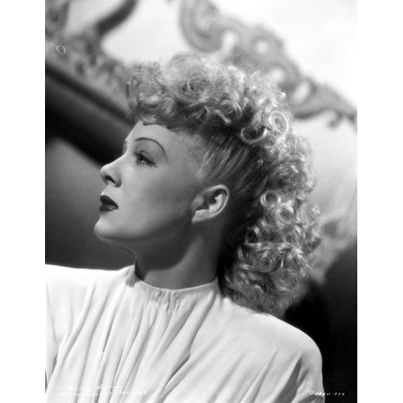 Betty Hutton on a Side view Pose Portrait Photo Print (8 x 10)
