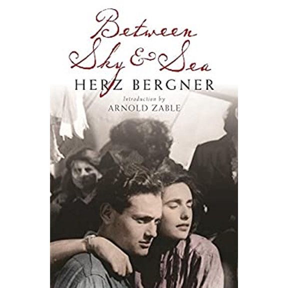 Pre-Owned Between Sky and Sea (Paperback) 9781921656316